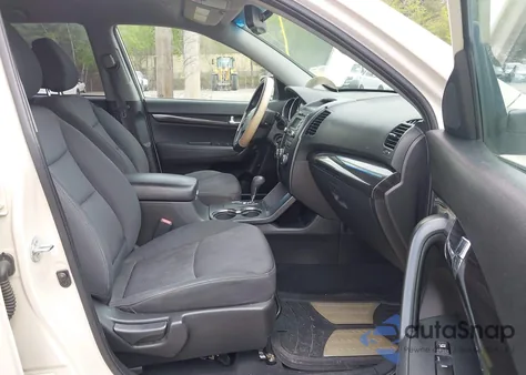 2011 Kia Sorento Lx z USA, uszkodzony, nr VIN 5XYKTCA15BG128370